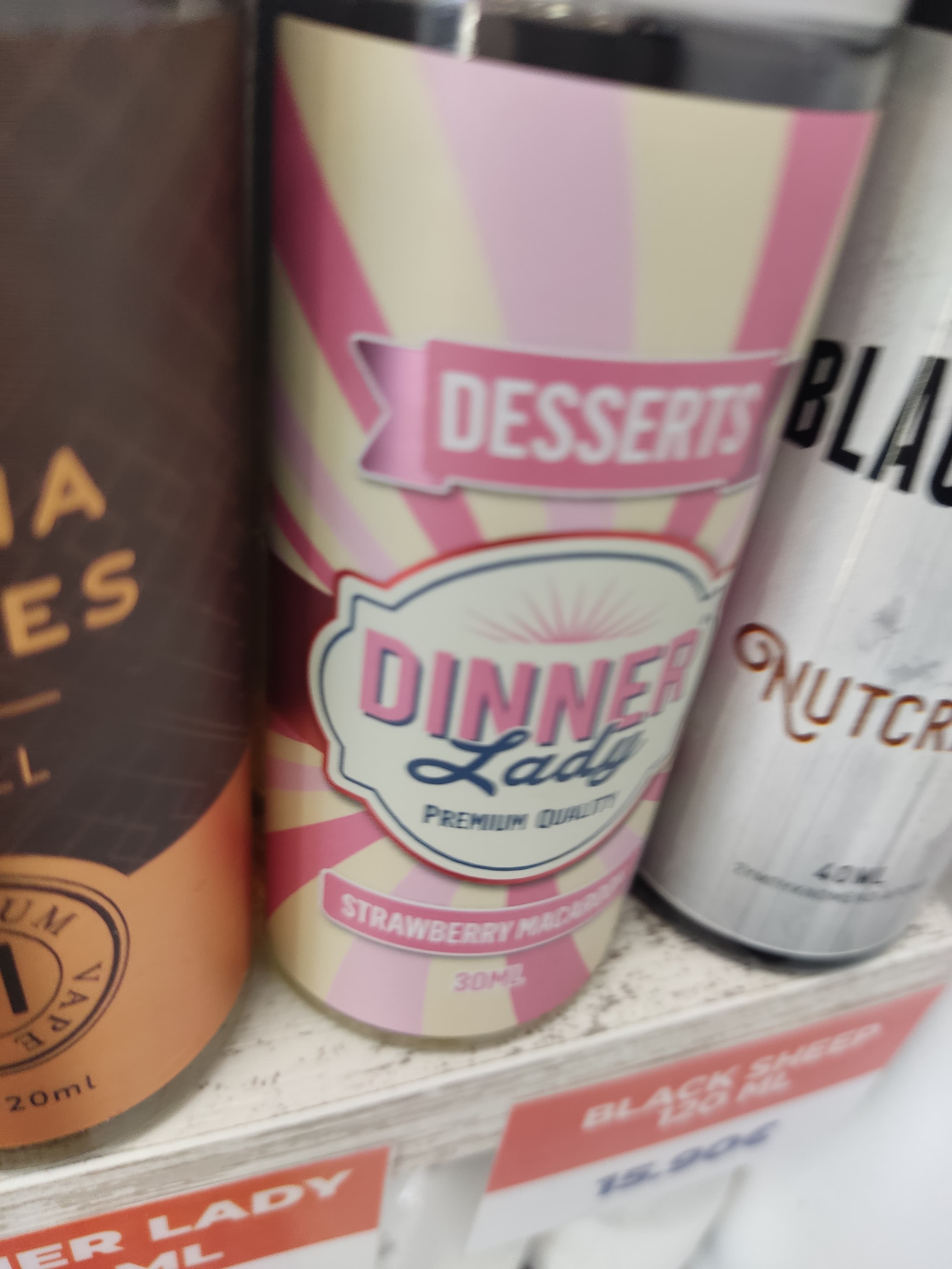 Dinner lady strawberry macaroon